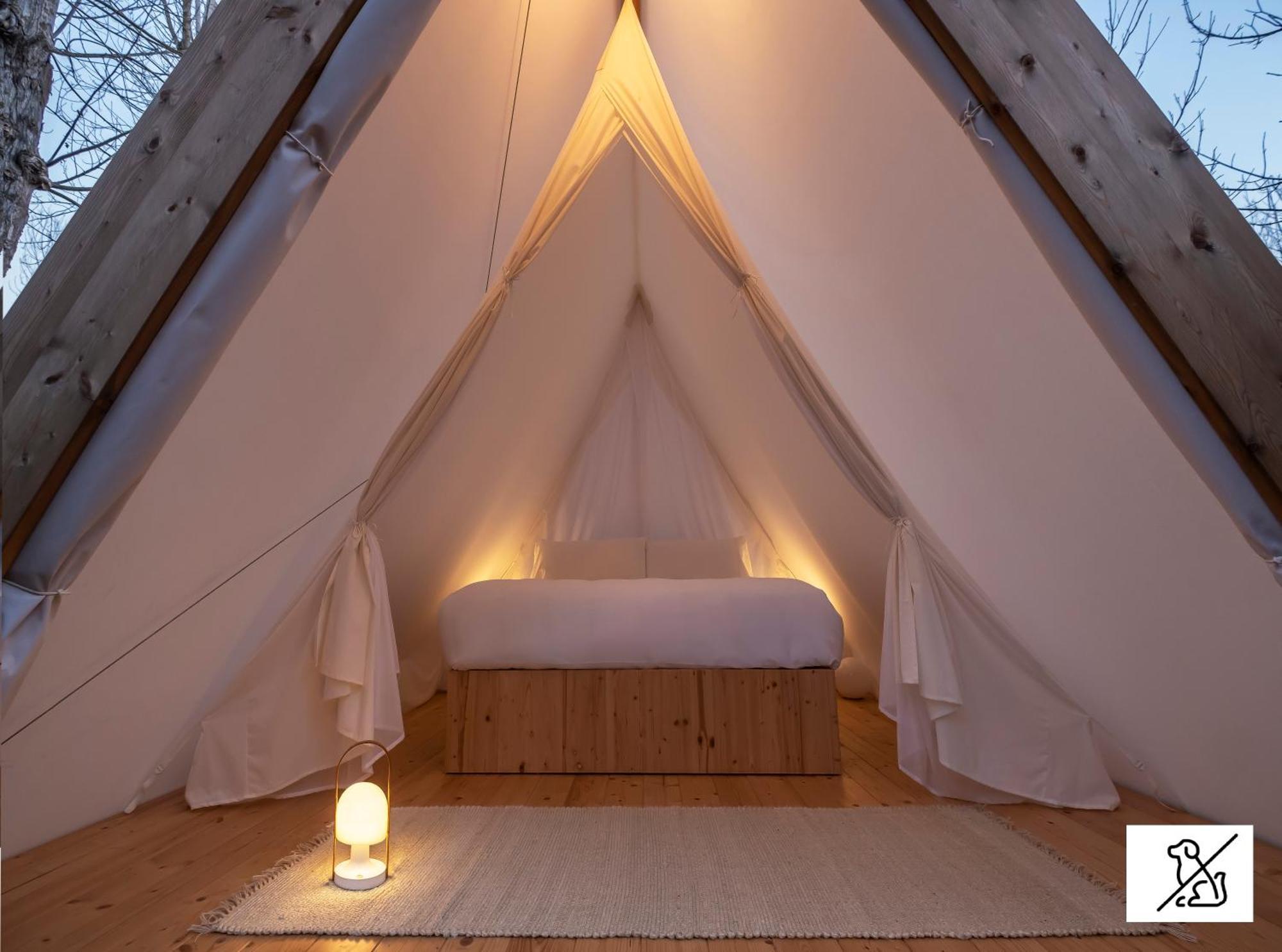 Отель Wecamp Cala Montgo Ля Эскала Экстерьер фото