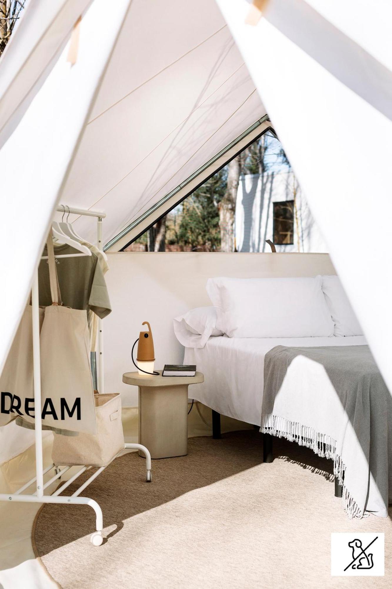 Отель Wecamp Cala Montgo Ля Эскала Экстерьер фото