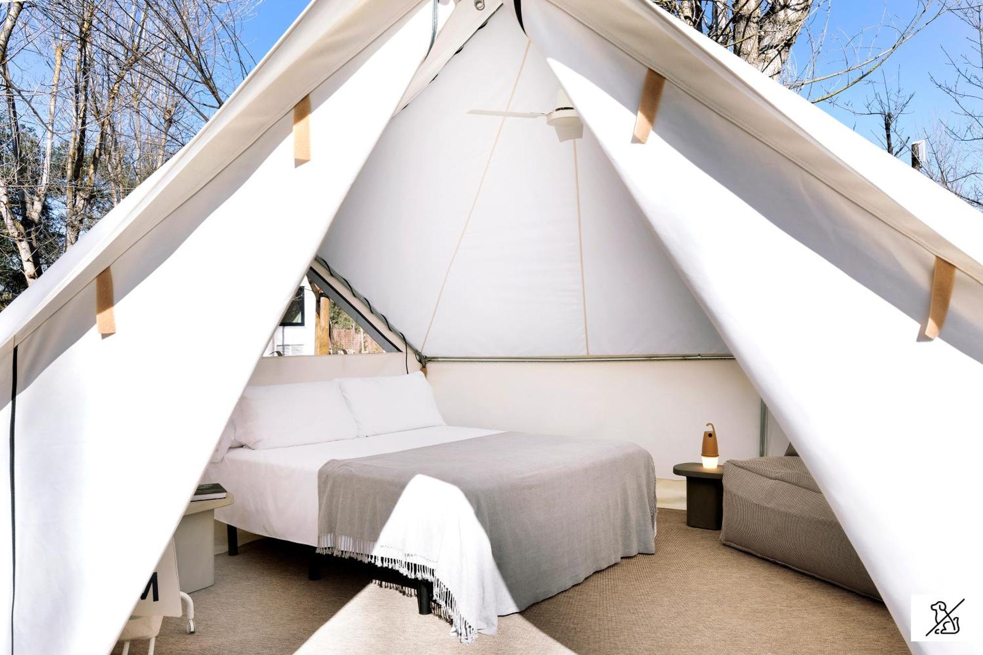 Отель Wecamp Cala Montgo Ля Эскала Экстерьер фото
